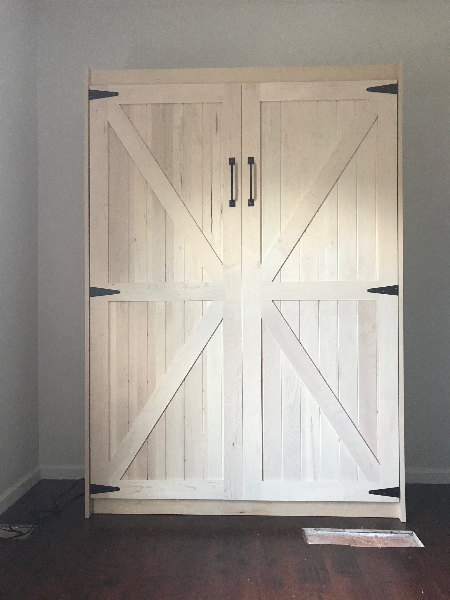 The Barn Door Panel Bed B in color white, front view